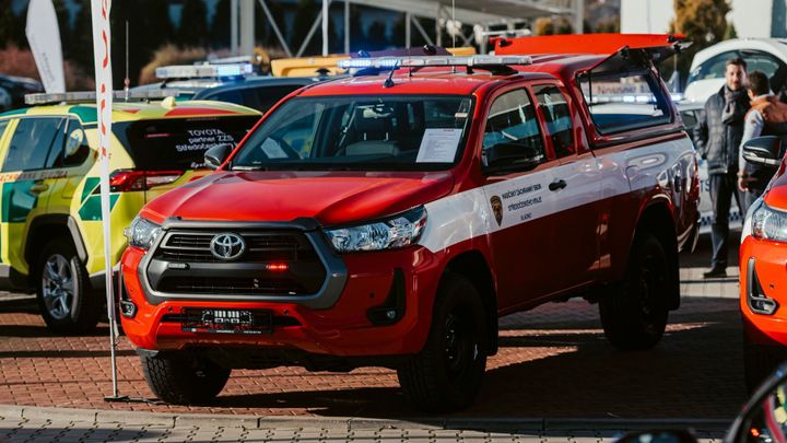 Staví speciály pro hasiče i policii. Z pohřebáku ale máme respekt, říká úpravce Toyot; Zdroj foto: Toyota