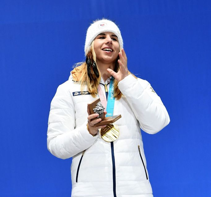 Ester Ledecká se zlatou medailí ze super-G na ZOH 2018