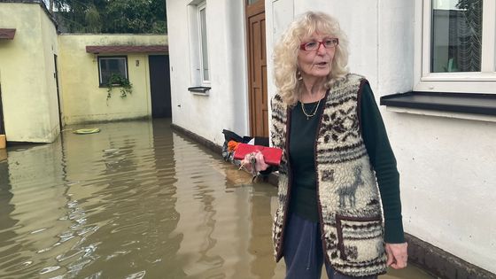 Obrazem: Utíkali jsme oknem, za hodinu voda zaplavila celý dům, ukazuje žena