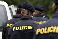 Policie zadržela několik lidí kvůli loupežím u Prahy, někteří mohou být členy gangu
