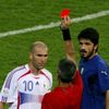 Francie - Itálie: Zidane dostává červenou kartu