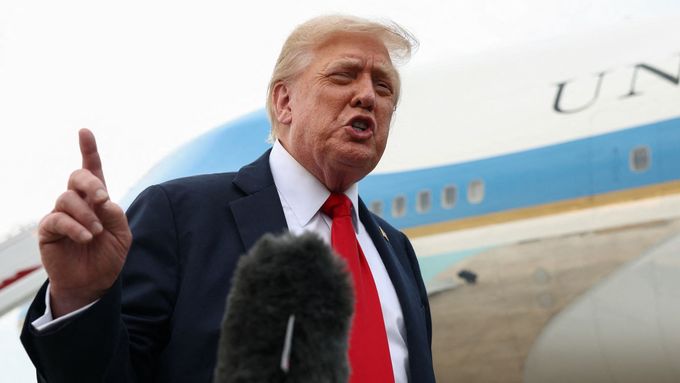 Trump: Pošleme Ukrajině sofistikované vojenské prvky a další Patrioty. Ty zaplatí Evropská unie.