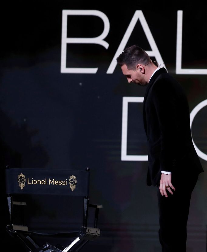 Soccer Football - The Ballon d’Or awards - Theatre du Chatelet, Paris, France - December 2, 2019  Barcelona's Lionel Messi wins the Ballon d'Or   REUTERS/Christian Hartma