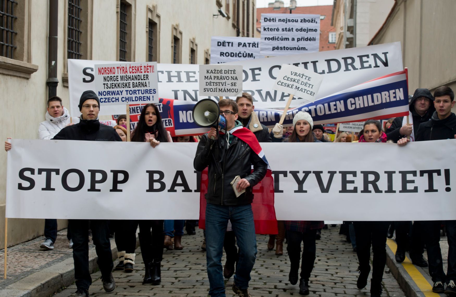Demonstrace proti Barnevernu v Praze