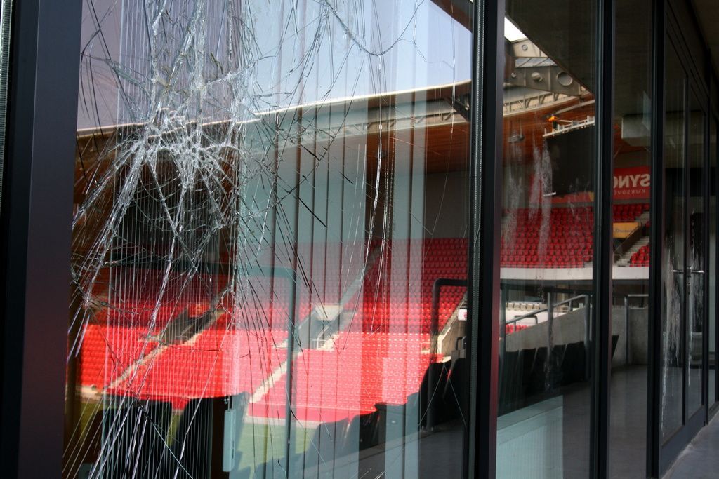 Stadion v Edenu po výtržnostech fanoušků