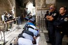 Izrael odstranil z Chrámové hory poslední bezpečnostní prvky. Muslimové se sem vrací k modlitbám