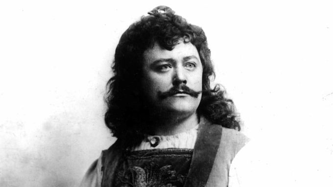 Karel Burian žil v letech 1870 až 1924. Na snímku je jako Dalibor ze Smetanovy stejnojmenné opery.