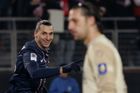 Zabiják Zlatan se naladil na šlágr s Lyonem hattrickem