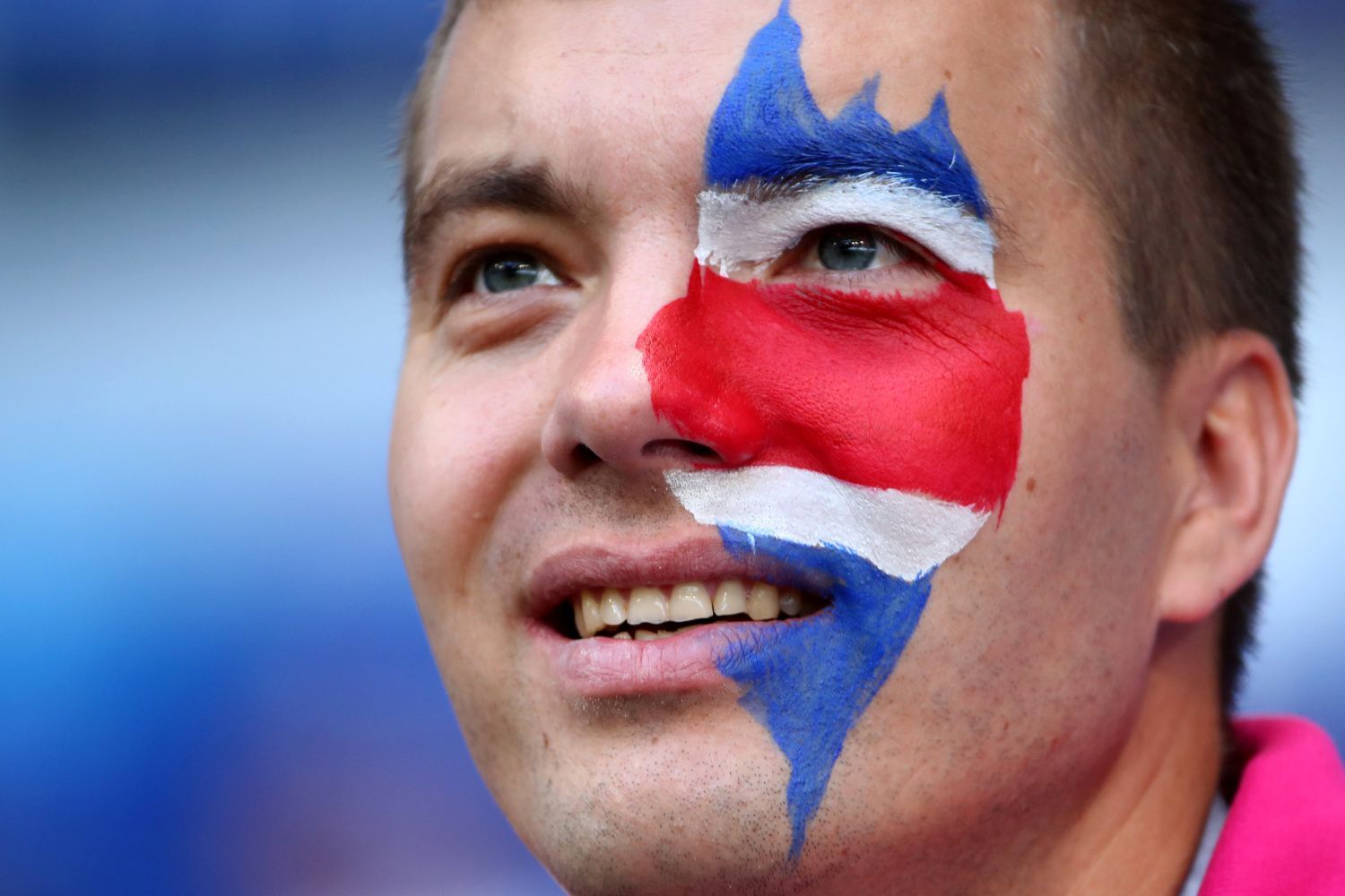 Kostarický fanoušek v zápase Kostarika - Srbsko na MS 2018