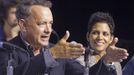 Herci Tom Hanks a Halle Berry hovoří na tiskové konferenci filmu "Atlas mraků".