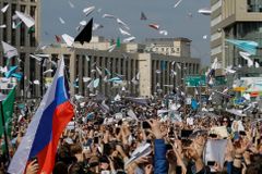 Tisíce Rusů demonstrovaly proti blokování služby Telegram. Jsme na rozcestí, burcoval její tvůrce