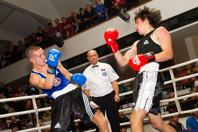 První kolo boxerské extraligy v pražském hotelu Olšanka