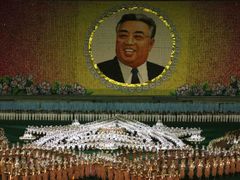 Slavnost Arirang, severokorejská obdoba někdejší spartakiády.
