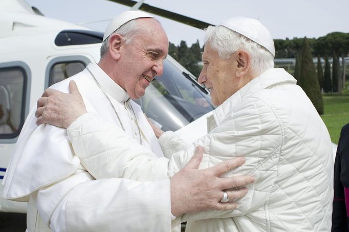 Dva poslední papežové - František a Benedikt XVI.