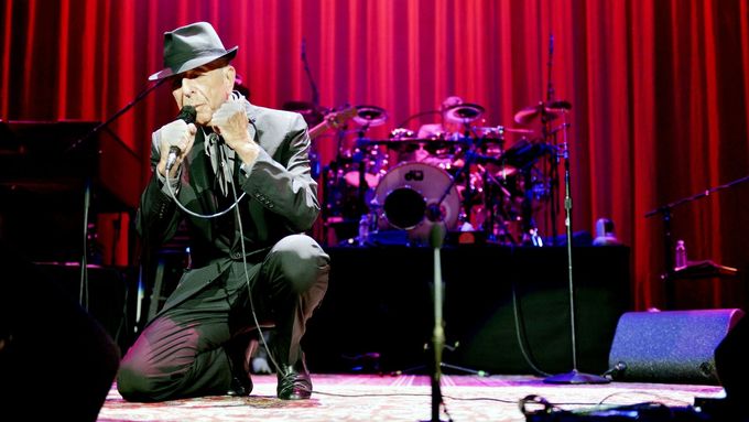 Leonard Cohen na koncertě ve Stockholmu, podzim 2013.