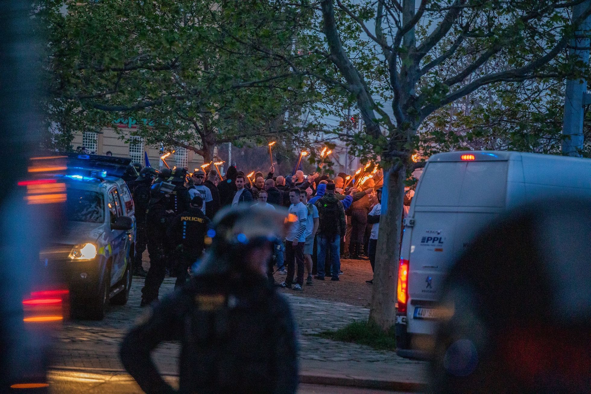 Těžkooděnci policie Brno průvod radikálové
