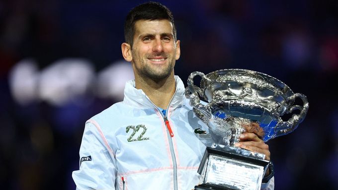 Novak Djokovič podesáté ovládl Australian Open.