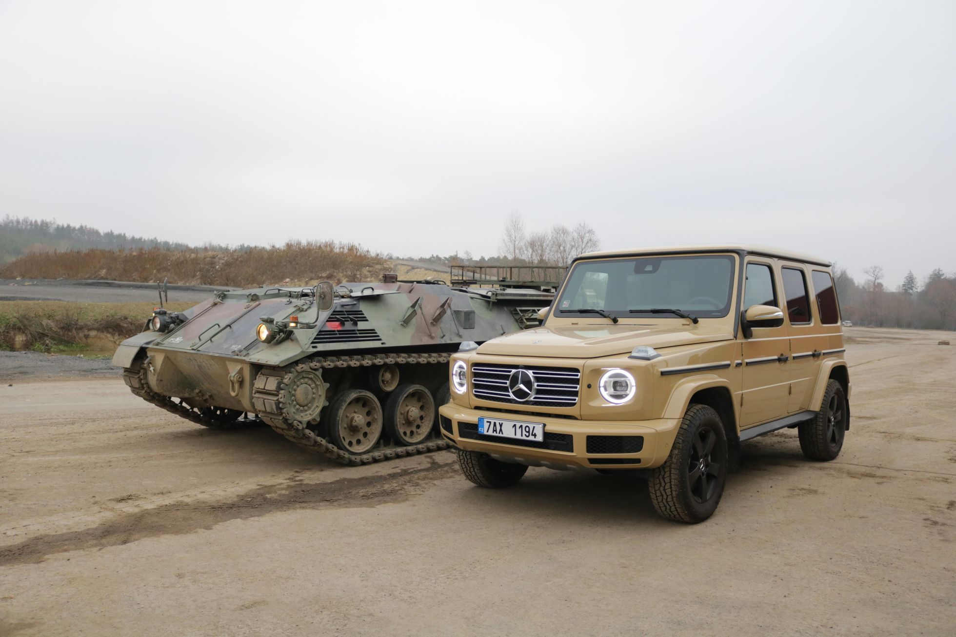 Obrněný pásový transporter Saurer 4K 4FA