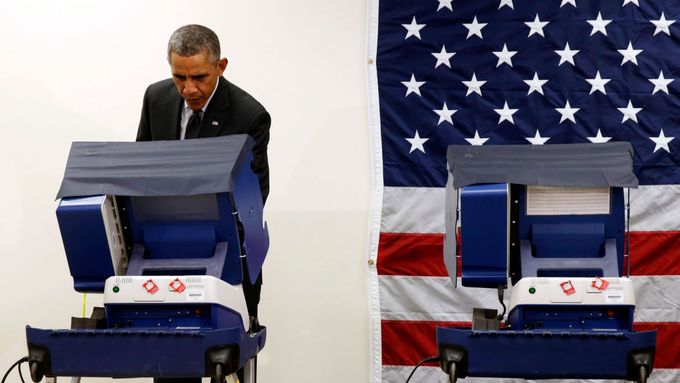 Mezi těmi, kdo využili možnosti hlasovat předčasně, byl v Chicagu i prezident Barack Obama