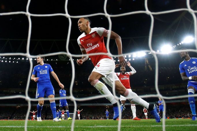 fotbal, Premier League 2018/2019, Arsenal - Leicester, Pierre-Emerick Aubameyang slaví gól