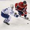 NHL: Toronto-Washington: Roman Polák (46) - Jevgenij Kuzněcov (92)