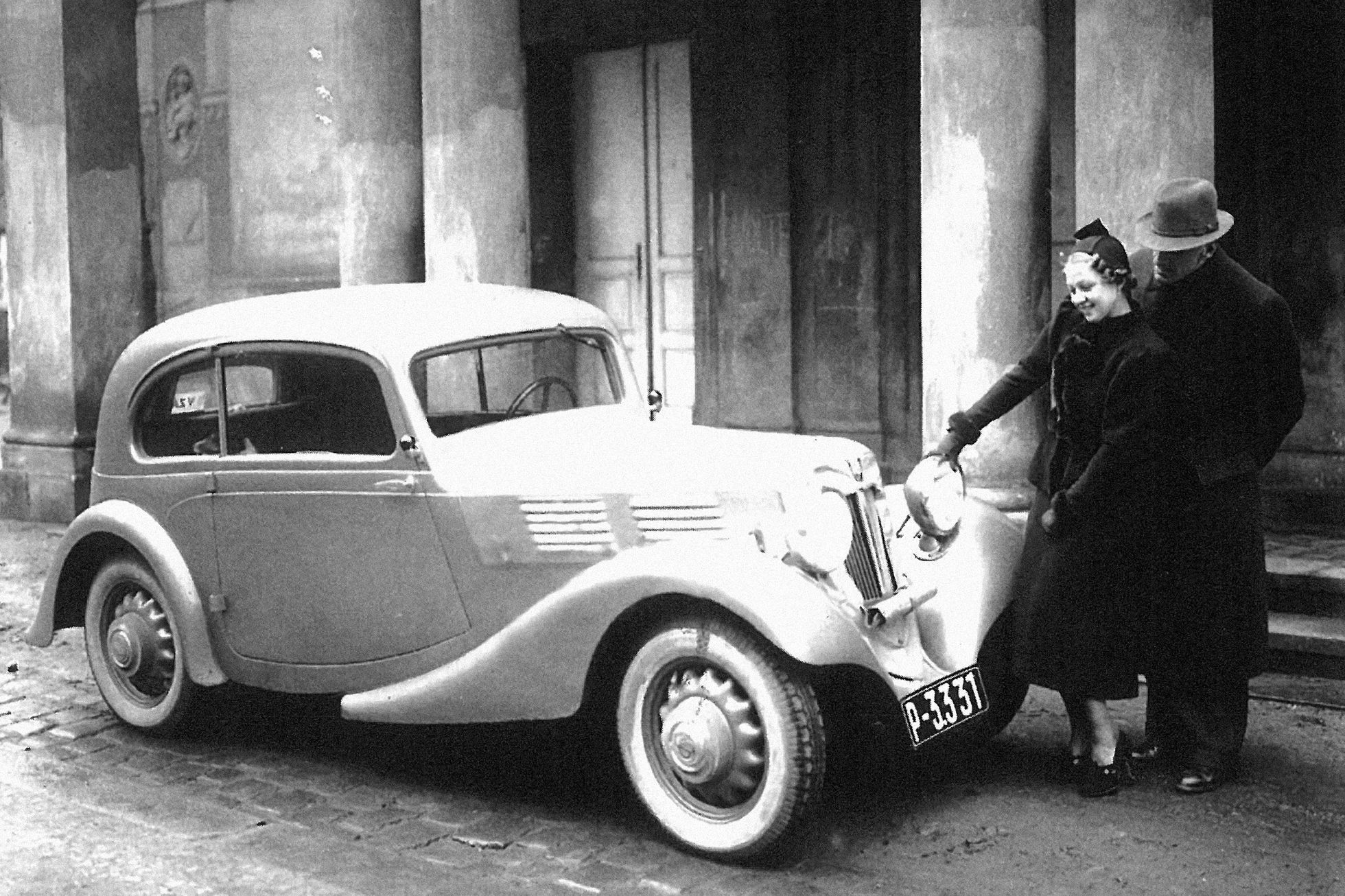 Fotogalerie / Před 115 lety byla podepsána smlouva o zřízení továrny na automobily Praga