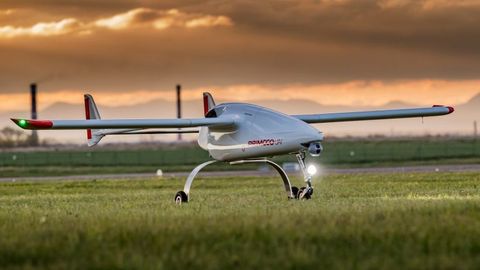 V Radotíně vyrábějí drony za miliony: Říkám jim létající traktory, líčí Semetkovský
