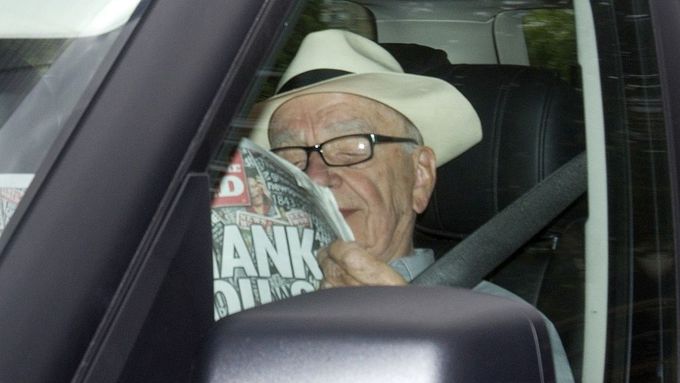 Osmdesátiletý Murdoch zřejmě již brzy své impérium předá synu Jamesovi.