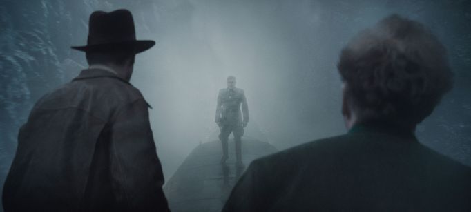 Harrison Ford jako Indiana Jones, Mads Mikkelsen coby Jürgen Voller a Toby Jones v roli Basila.