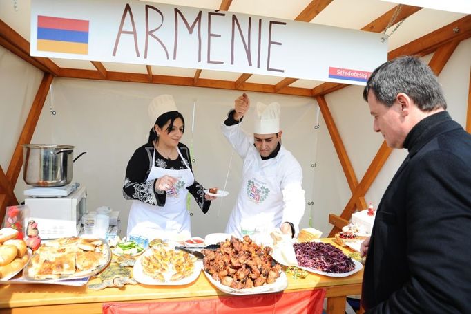 21.5. 2012: Hejtman Rath se účastní 1. ročníku Středočeského buřtového festivalu. Na letišti v Mladé Boleslavi patřil zmezi nejžádanější pravý hejtmanský buřtguláš.