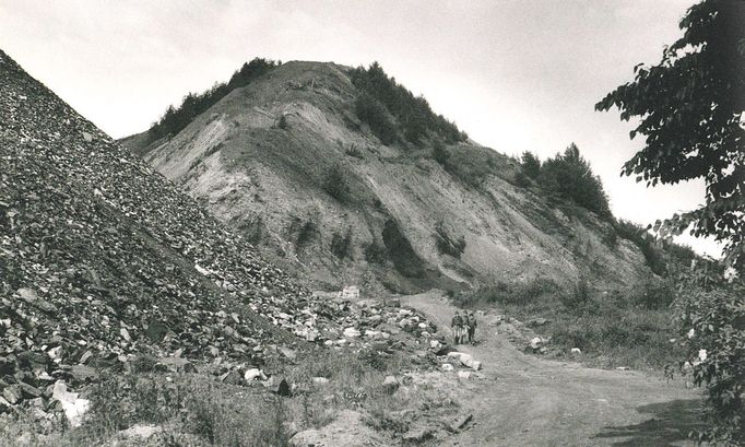 Ukázka z knihy Ondřeje Durczaka „Vzhůru do dolů! - Fotografické album průmyslového a kulturního dědictví uhelného hornictví ostravsko-karvinského revíru“ z roku 2023.