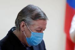 Soud ruskému herci Jefremovovi zmírnil o půl roku trest za nehodu v opilosti