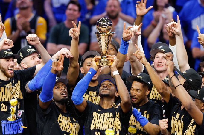 Basketbalisté Oklahomy slaví titul v NBA.