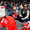 All Star Game NBA - dovednostní soutěž (Alicia Keys se synem)