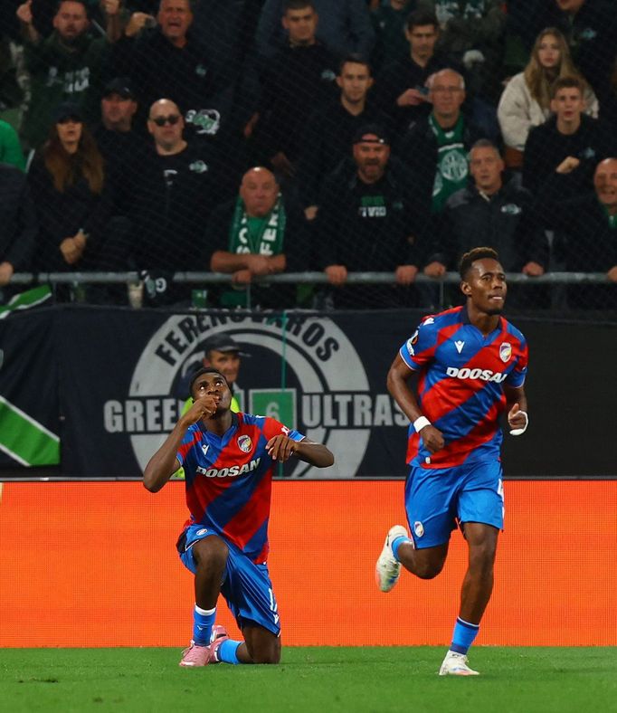 Rafiu Durosinmni a Sampson Dweh, Ferencváros - Viktoria Plzeň