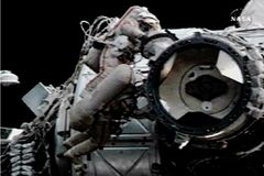 Výstup kosmonautů z ISS byl úspěšný