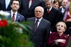 Mezi řečníky naopak nechyběl prezident Václav Klaus, americký velvyslanec Norman Eisen (vlevo) a bývalá ministryně zahraničí USA Madeleine Albrightová.