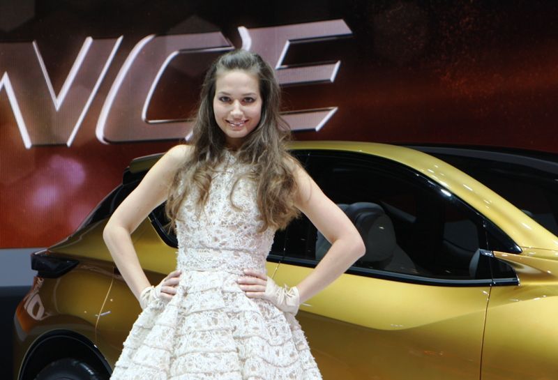 Dívky Autosalon
