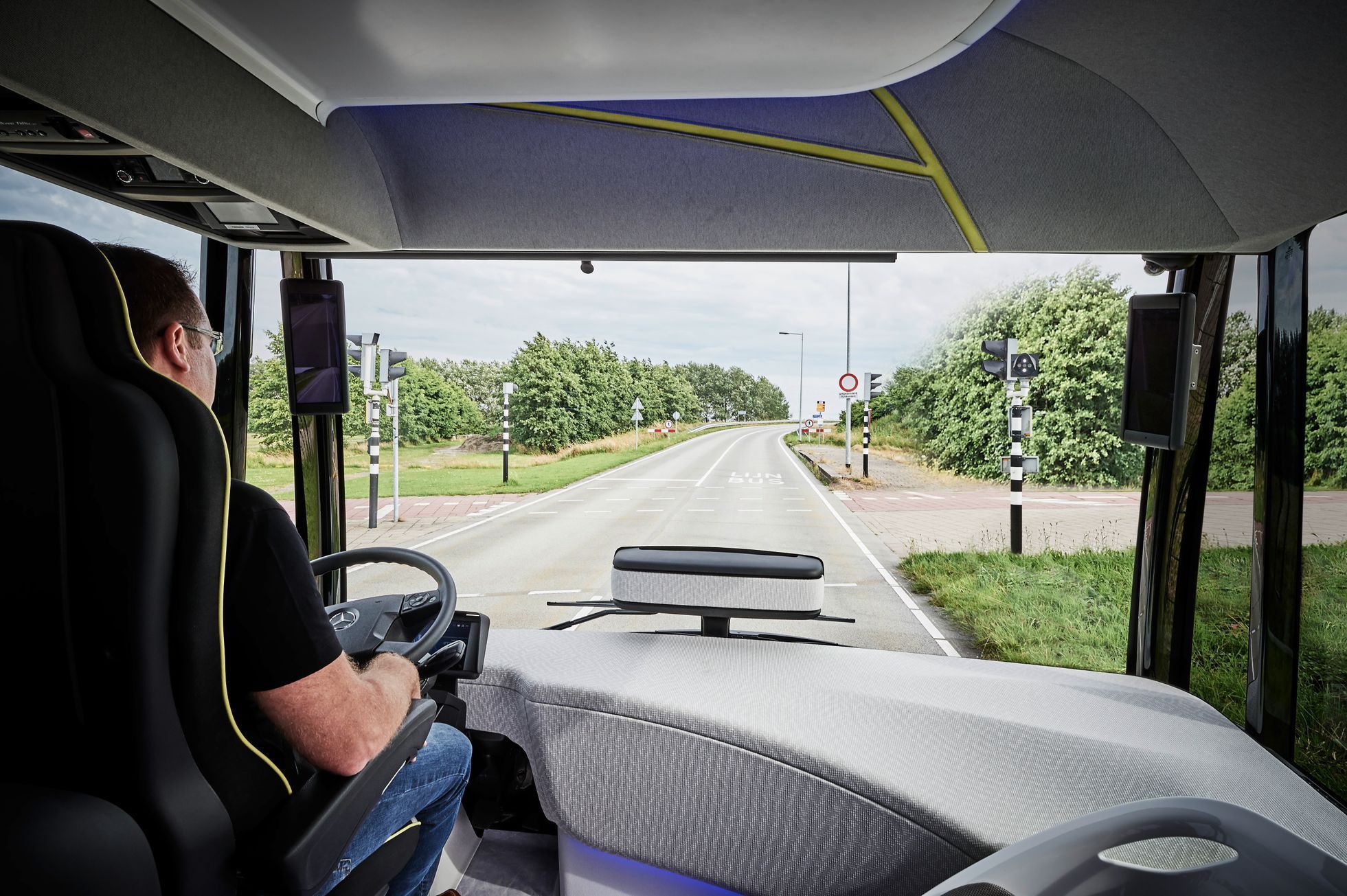 Mercedes Future Bus - řidič