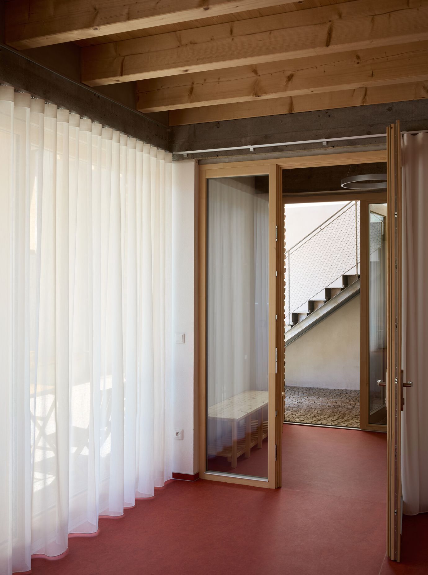 dům s kavárnou, domek, dům, kavárna, jóga, studio, přestavba, realizace, architektura