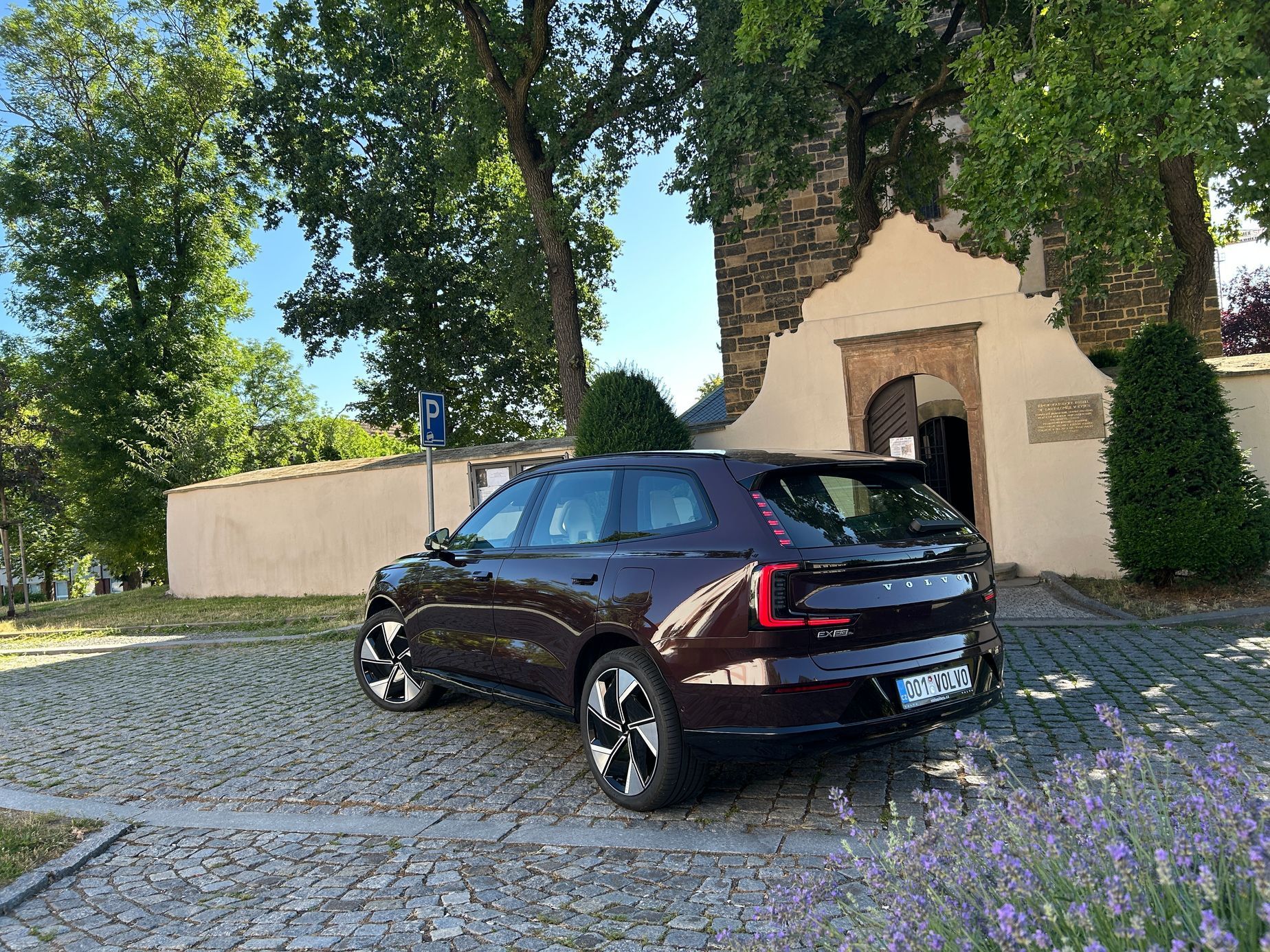 Volvo EX90