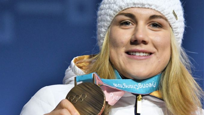 Karolína Erbanová se svojí bronzovou medailí.