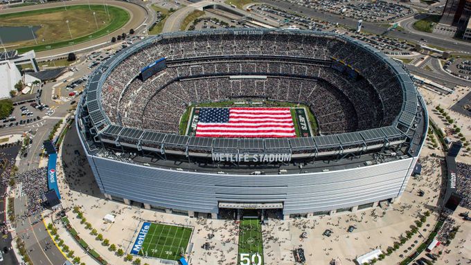 MetLife Stadium v New Yorku by měl v roce 2026 hostit finále fotbalového MS