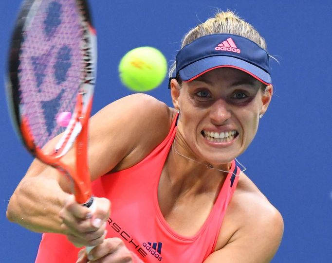 Angelique Kerberová ve finále US Open 2016 s Karolínou Plíškovou.