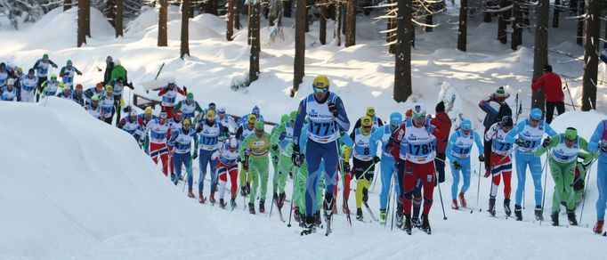 Jizerská 50 není jen vrcholným závodem, ale hlavně akcí pro tisícovky milovníků běhu na lyžích pro zdraví...