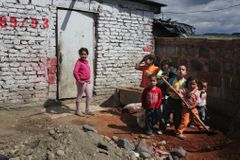 Segregace romských dětí pokračuje, řekne vláda