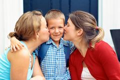 Sexualitu dětí rodiče stejného pohlaví neovlivní. Role matky a otce jsou ale důležité, tvrdí studie