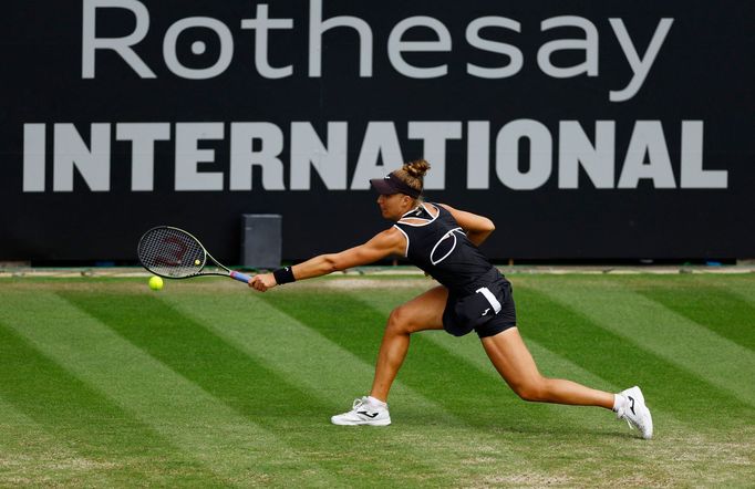 Beatriz Haddad Maiaová v semifinále turnaje v Eastbourne 2022