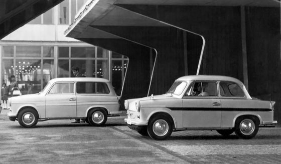 Trabant P60 v obou nabízených karosářských verzích.
