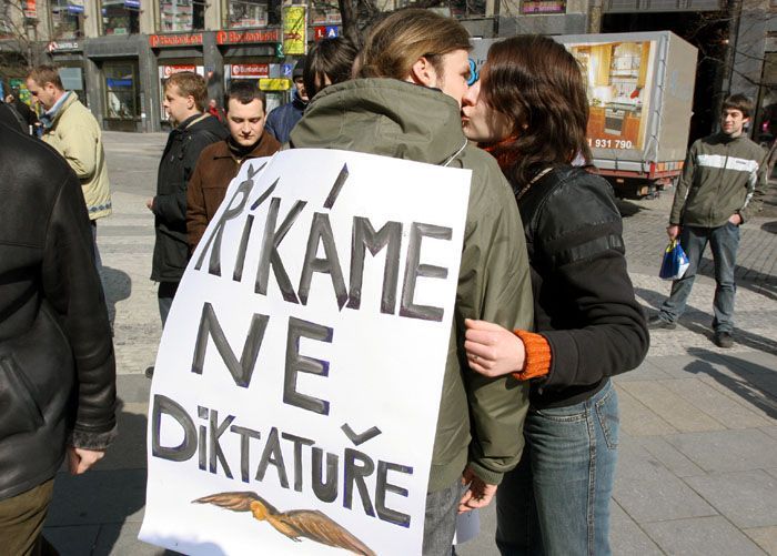 Praha: Sametová demonstrace proti Lukašenkovi